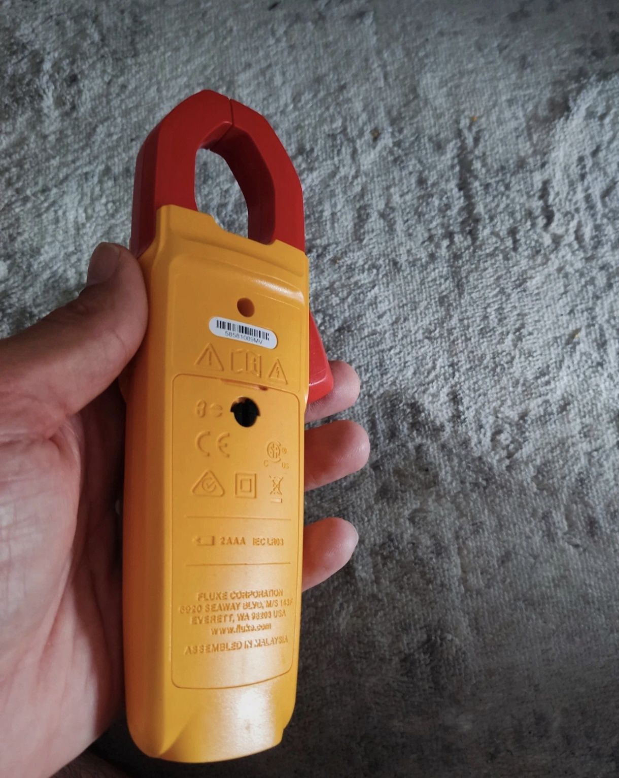 Fluke 323 pinça amperímetrica