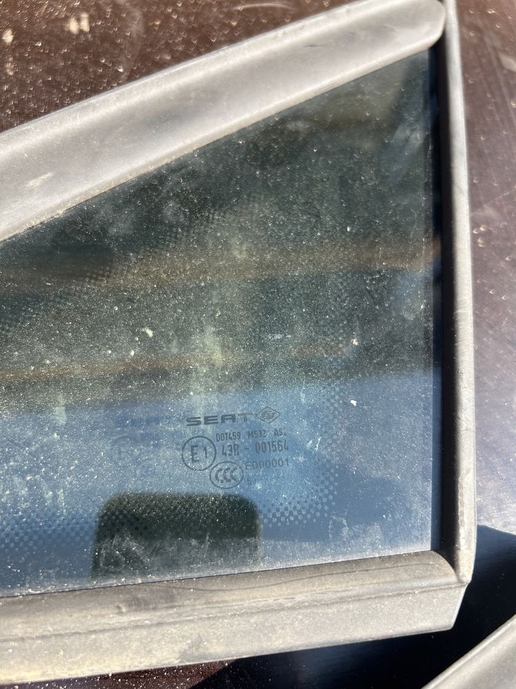 Seat Leon 5f0 szyba szybka trójkątna prawa przód
