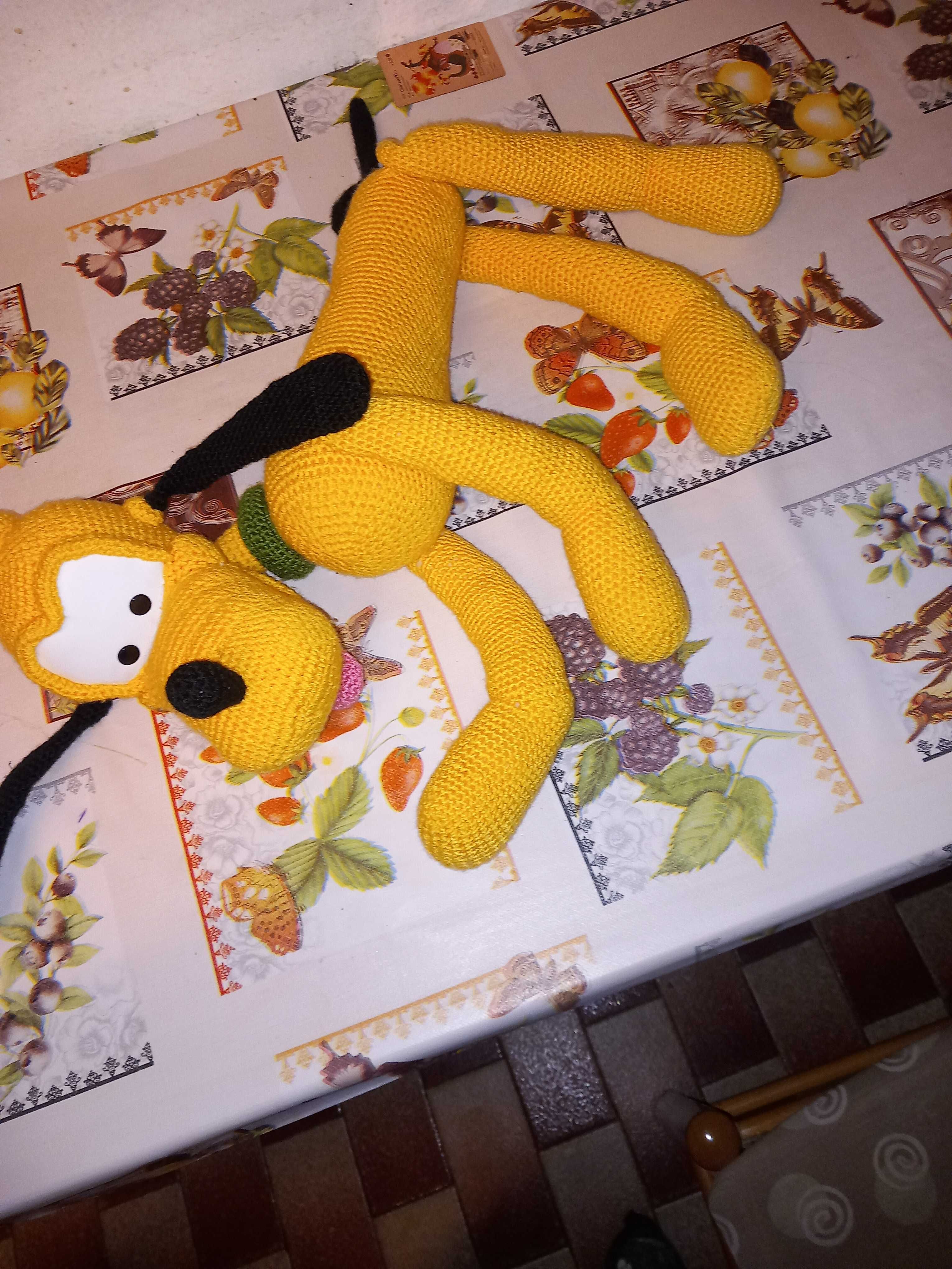 Pluto amarelo amigurumi cão