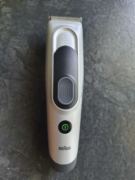 Nowa bezprzewodowa akumulatorowa maszynka do strzyzenia brauna