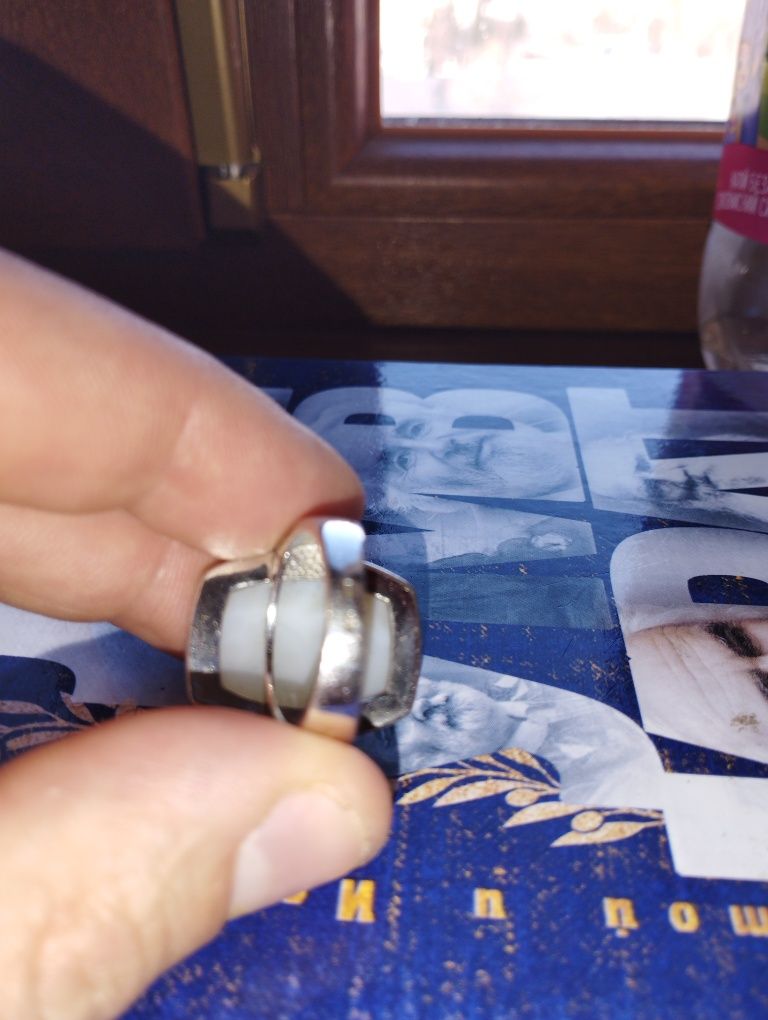 Продам перстень серебро с натуральным камнем , кварц, проба 925.камнем