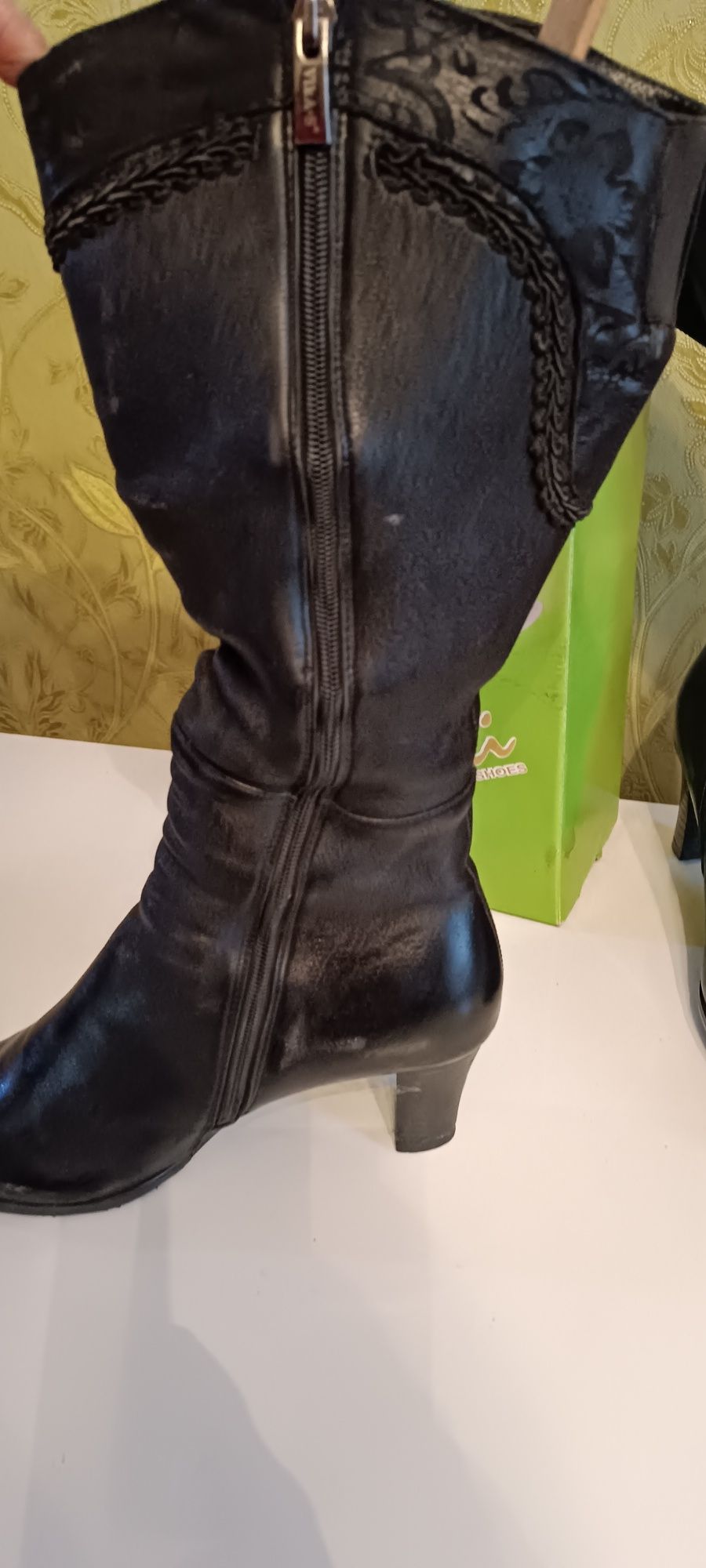 Продам Кожаные сапоги зимние