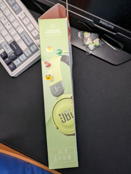 Навушники JBL JR310BT,користувався не довго практично нові