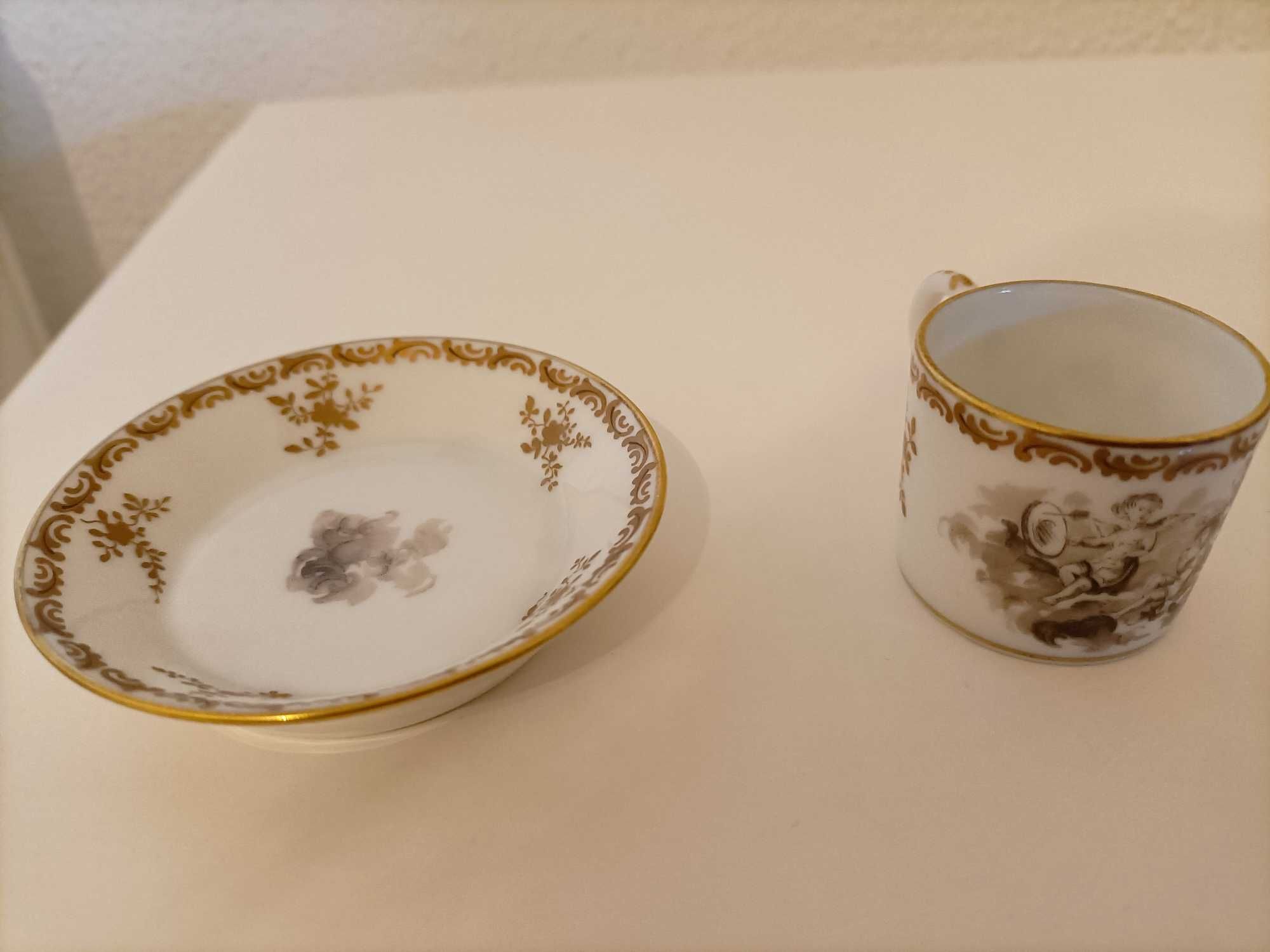 Chávena miniatura Vista Alegre! Linda peça decorativa de coleção !