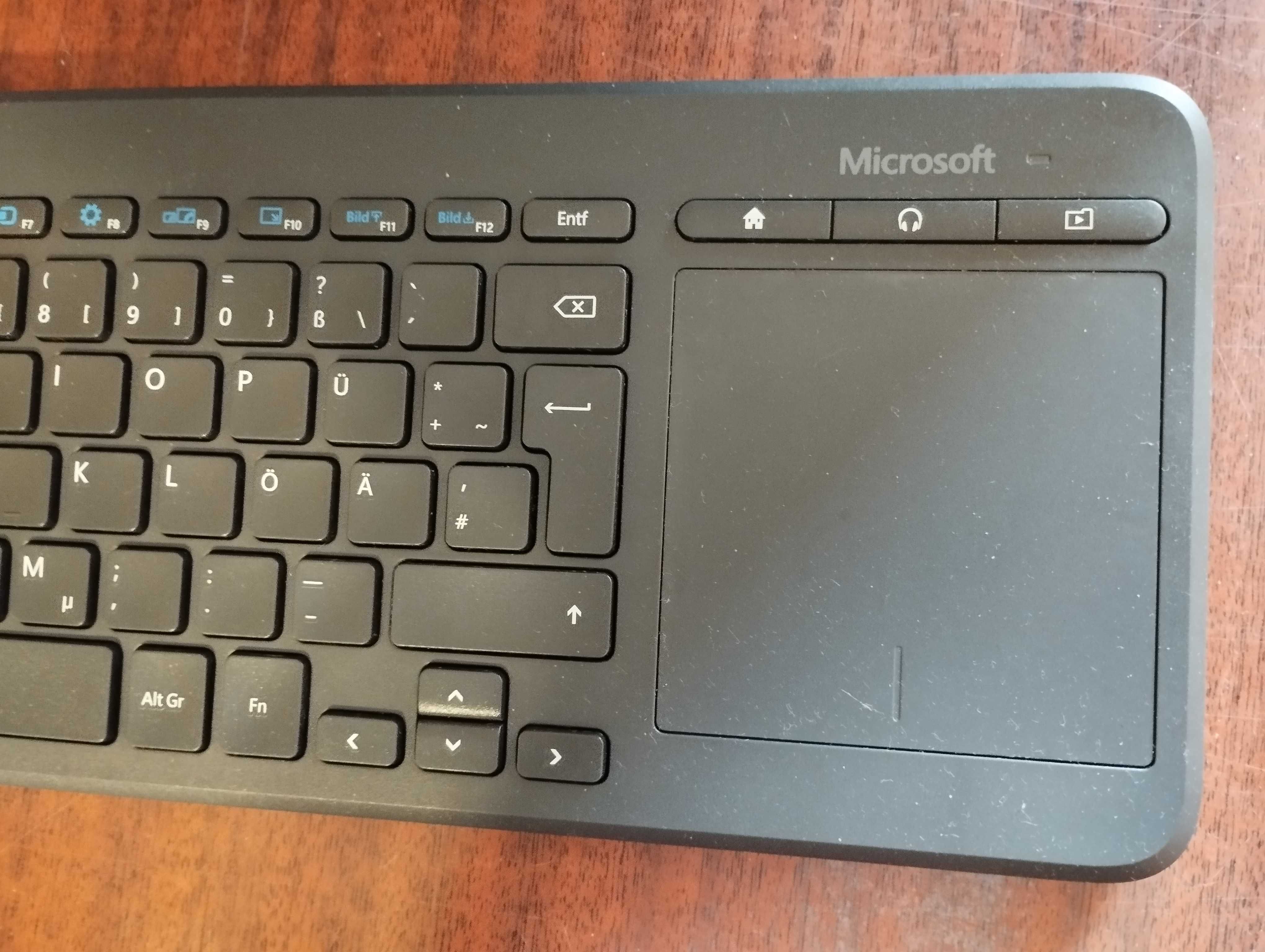 Портативна безпровідна клавіатура Microsoft All-in-One N9Z-00018