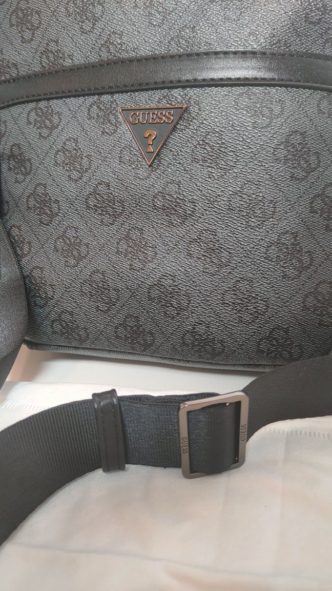 Монограмна чоловіча барсетка Guess. Сумка гес через плече