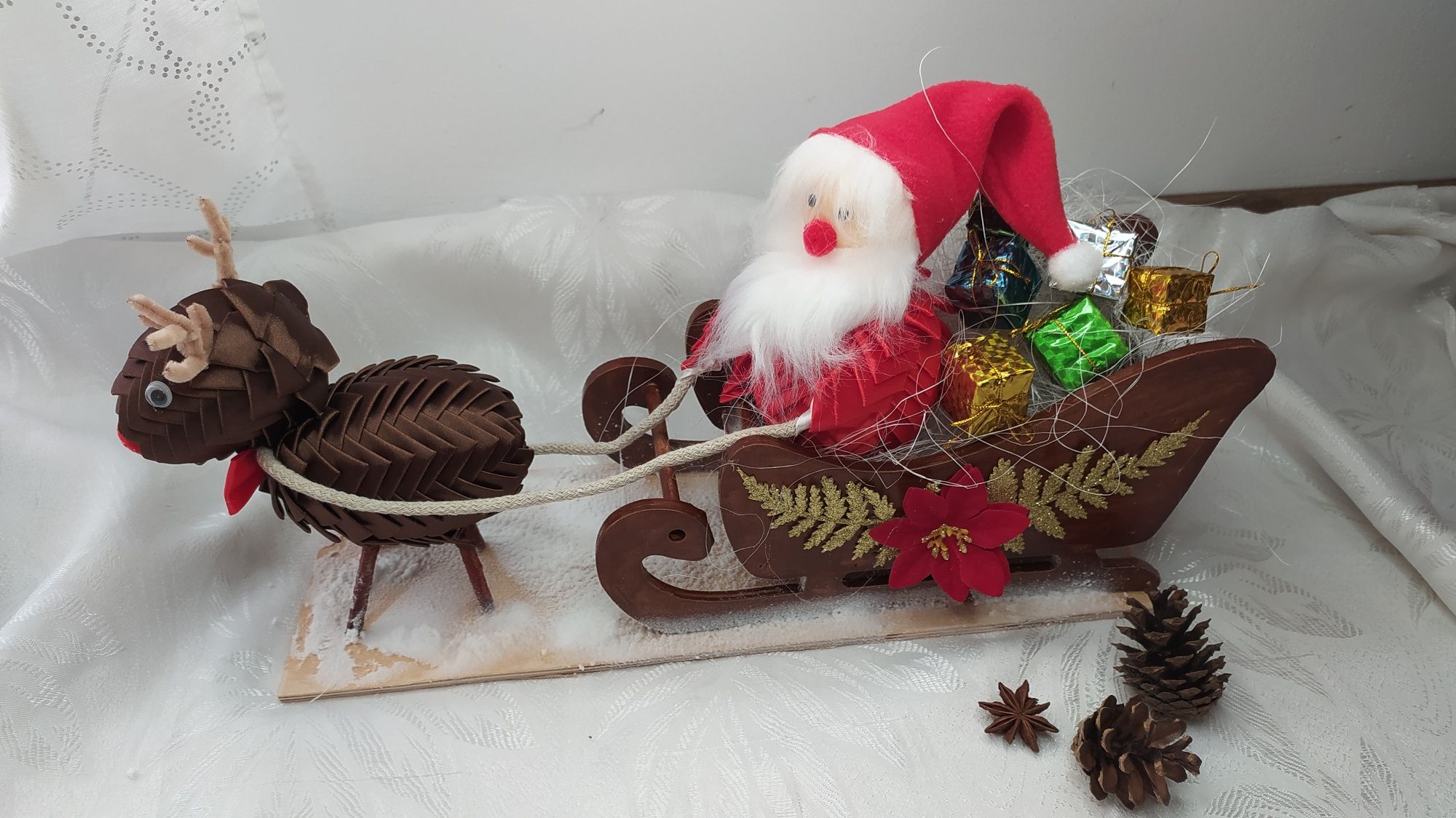 Mikołaj ze wstążki, dekoracje świąteczne, ozdoby świąteczne, prezenty