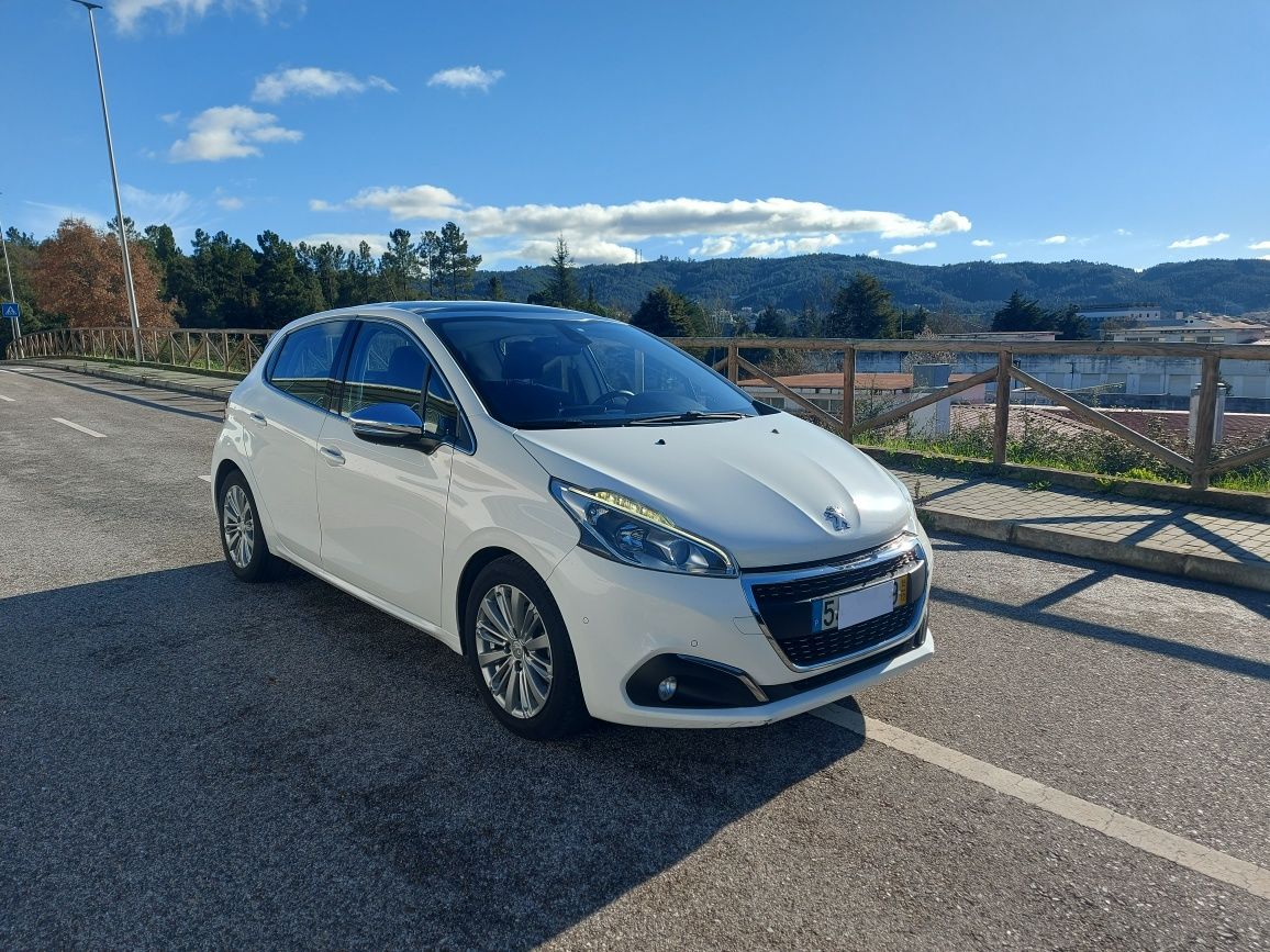 Peugeot 208 1.6 BlueHdi 100cv Allure GPS+Camêra de Marcha Atrás