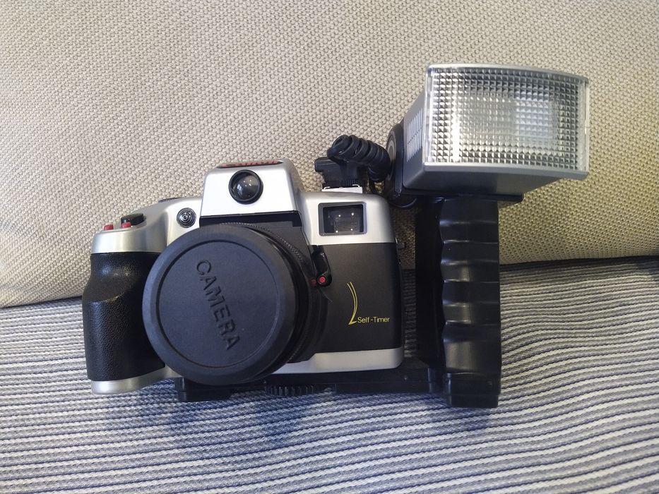 Плівкова фотокамера Canon