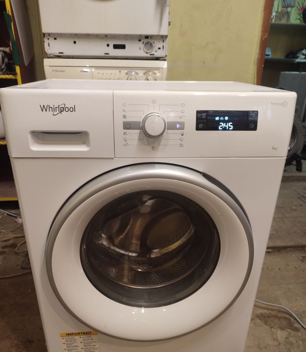 Продам Стиральную машину indesit