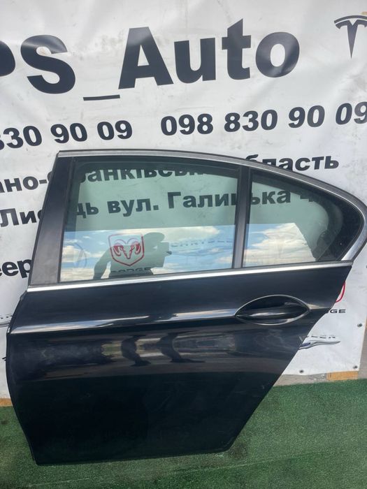 Ліві задні двері BMW F10 528 535 530 чорні