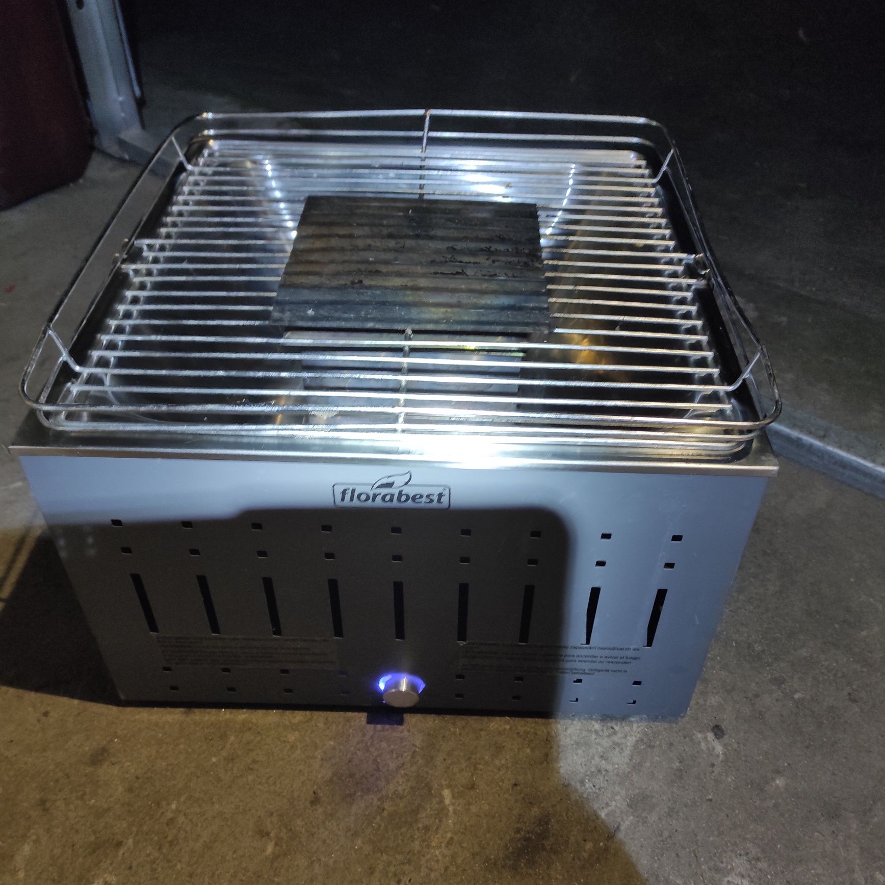 Opiekacz grill do smażenia kiełbasek
