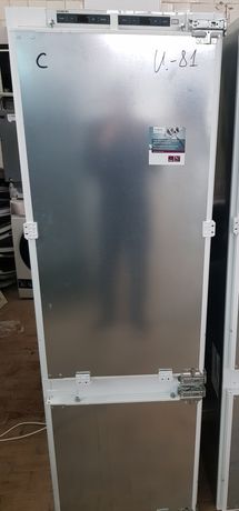 Встраиваемый холодильник Siemens KI87SAD40