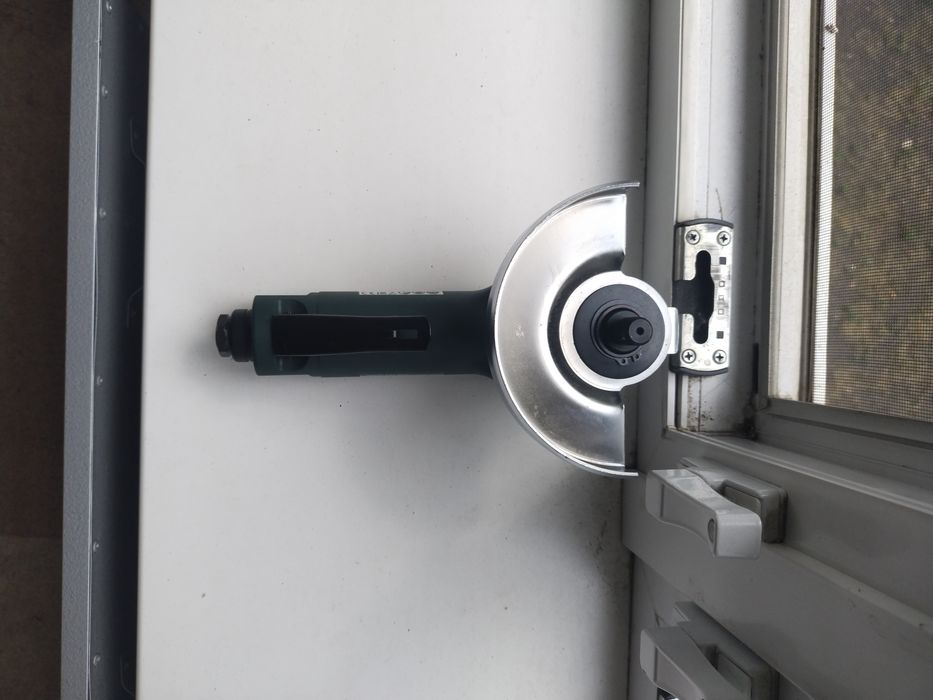 Нова пневматична шліфувальна машинка metabo