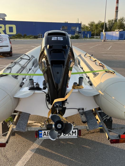 Човен Bark RIB370