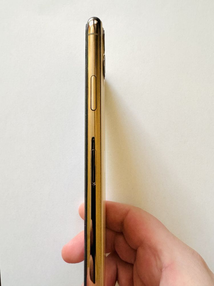 iPhone 11 pro max Gold 64 Gb