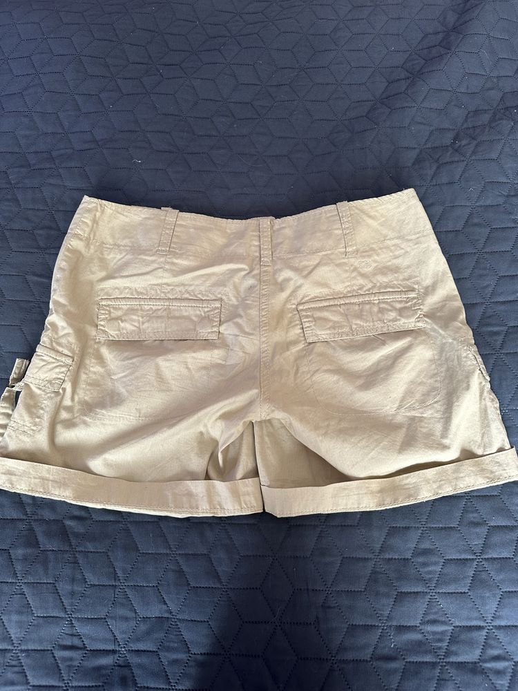 Шортижіночі Tommy Hillfiger, розмір 6, це М