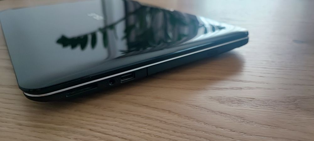 Laptop ASUS R556L i3