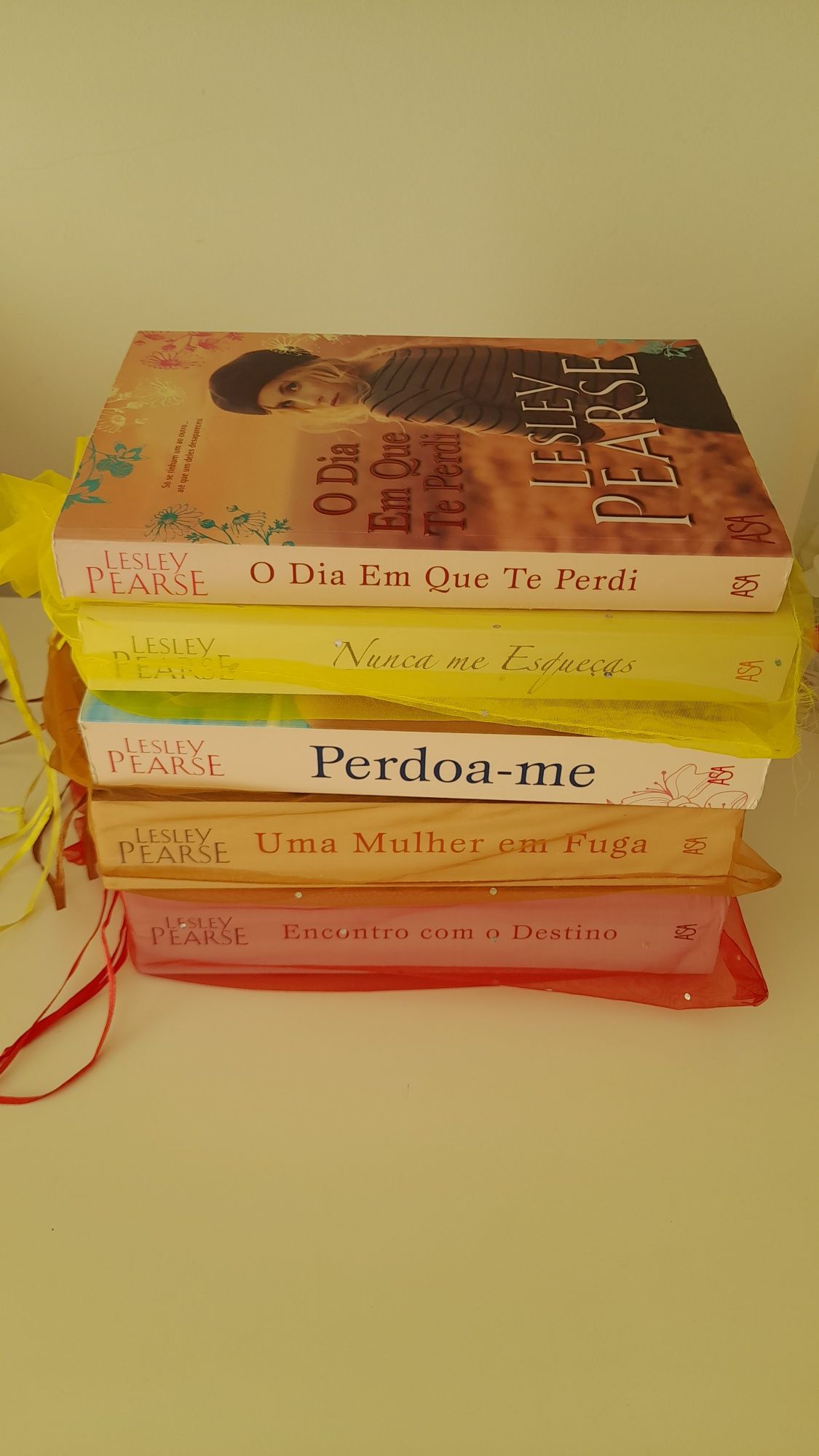 Livros de romance de Lesley Pearse