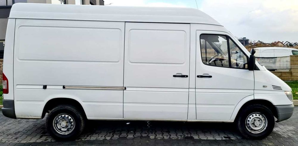 Taxi bagaż bagażowe - Transport - Przeprowadzki Kraków Polska EU 24h