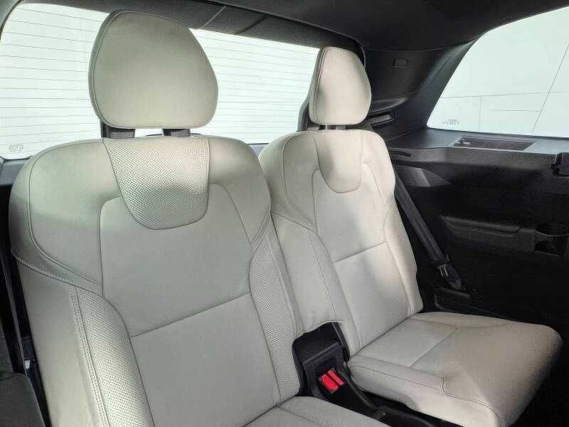 2022 Volvo XC90 Recharge T8 R-Design