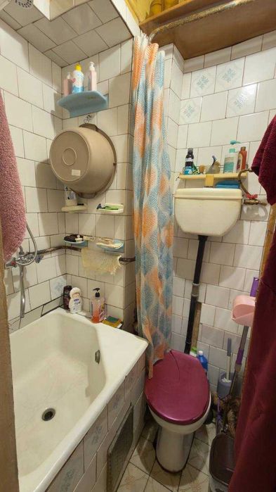 Продаж 2-кім квартири по вул. Б. Хмельницького.