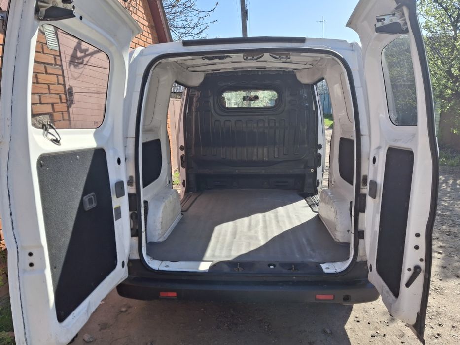 Продам Nissan nv 200