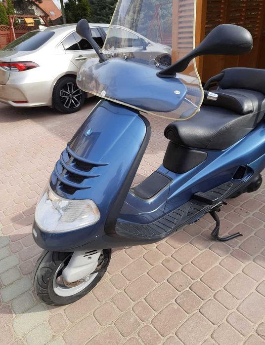 Piaggio Hexagon GT250 super stan