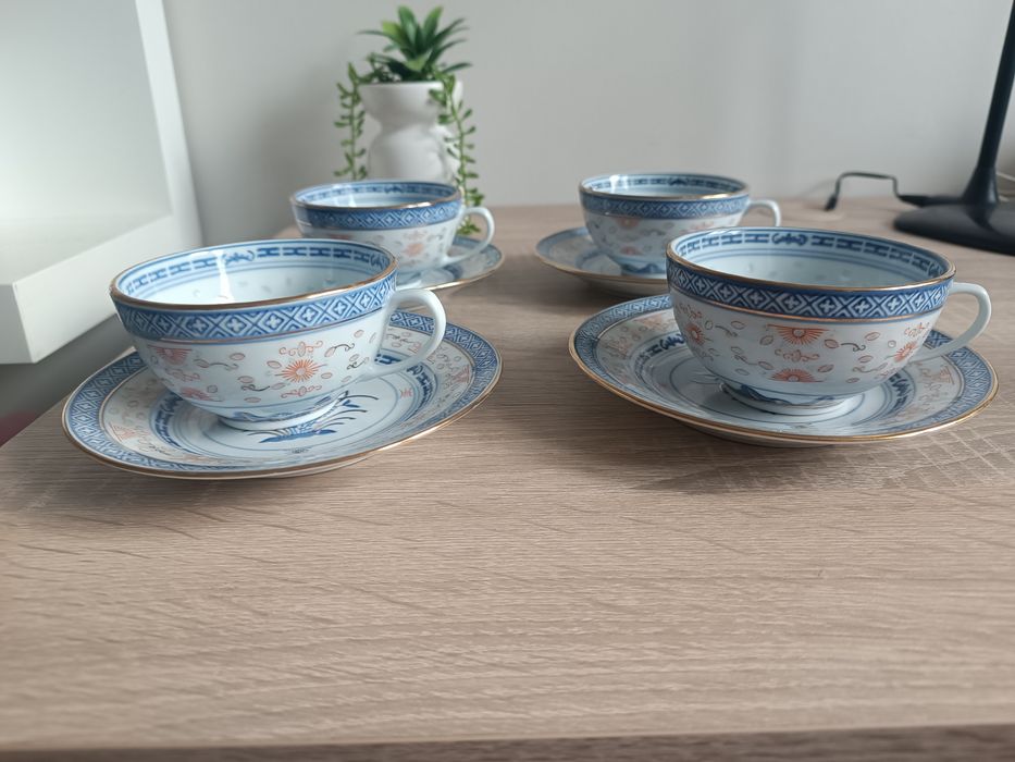 Filiżanki z porcelany