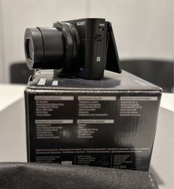 Aparat Sony RX100v