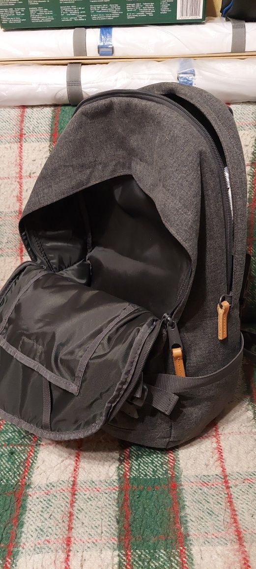 Plecak Eastpak rozmiar L
FLOID TACT L - Plecak
FLOID TACT L - Plecak