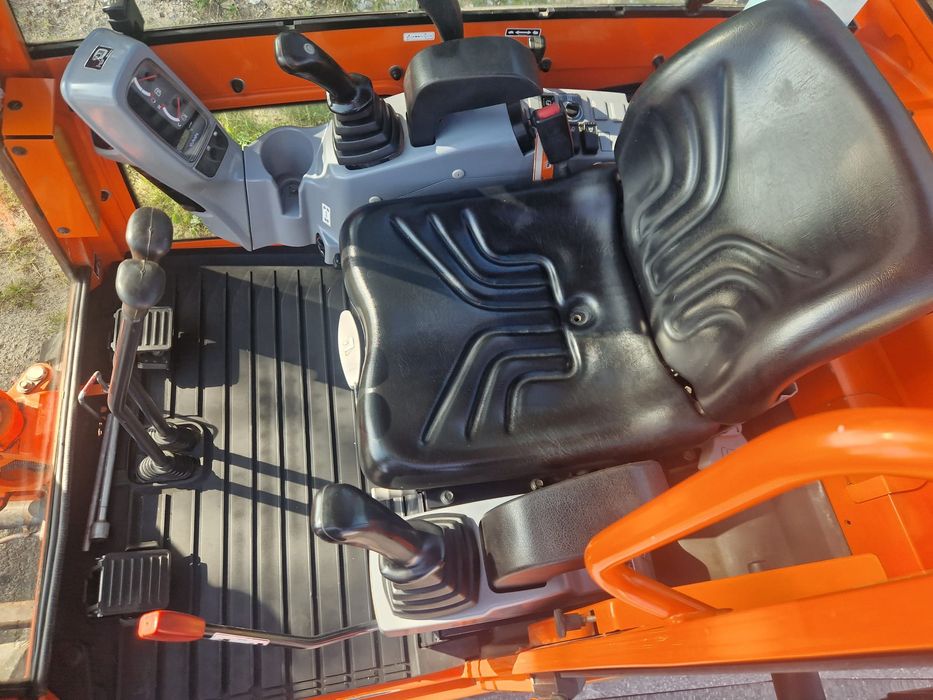 Minikoparka Kubota KX016-4  rok cena 

Dane techniczne: 
Wa