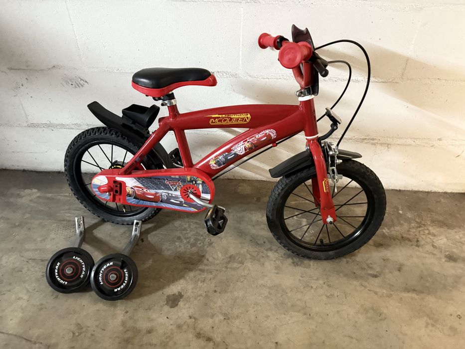 Bicicleta cars com protecoes + trotinete