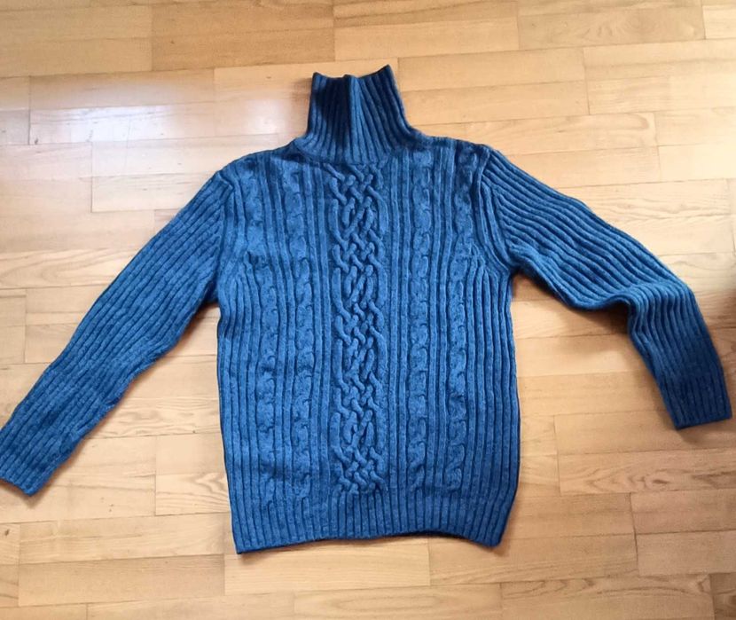 Woolmark. Cieplutki damski, mięsisty golf wełniany. 100% wełny.