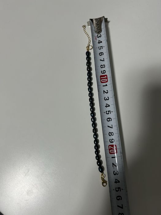 Bransoletka z czarnych naturalnych pereł złote zapięcie