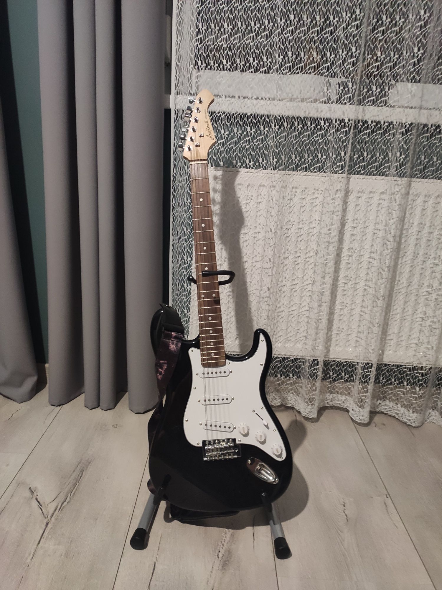 Gitara Aria ProII STG wzmacniacz Blackstar Stereo 10 słuchawki futerał