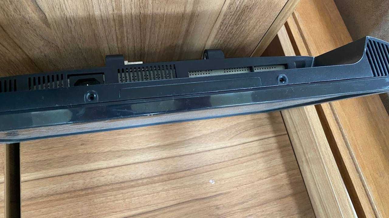 Монітор ASUS у гарному стані, все працює без нарікань