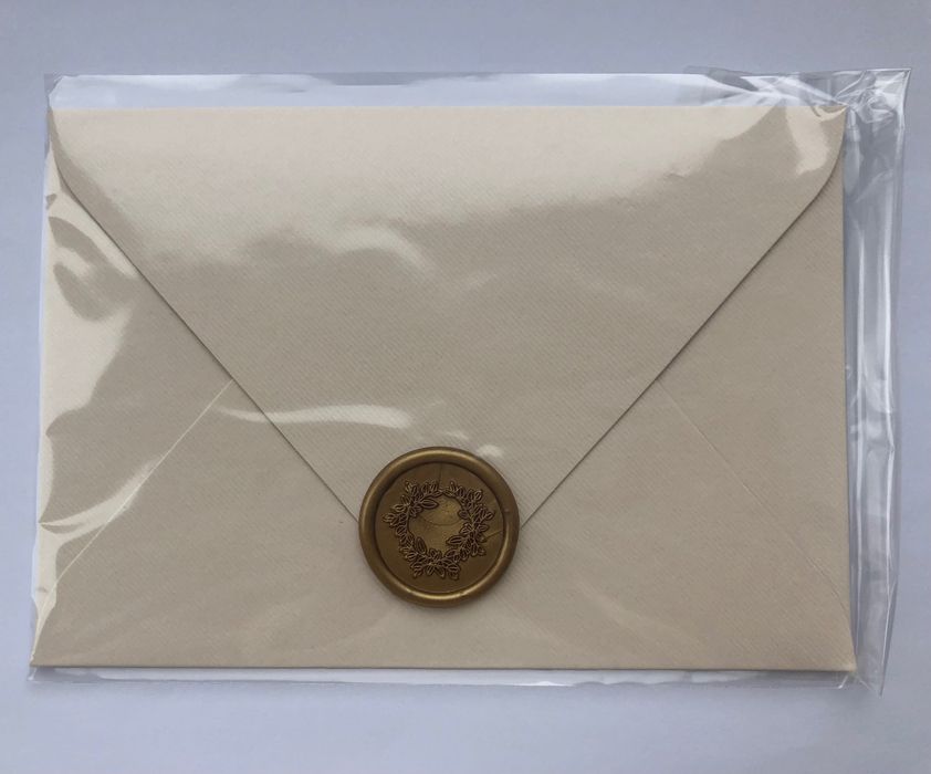 Конверт з картону з сургучем