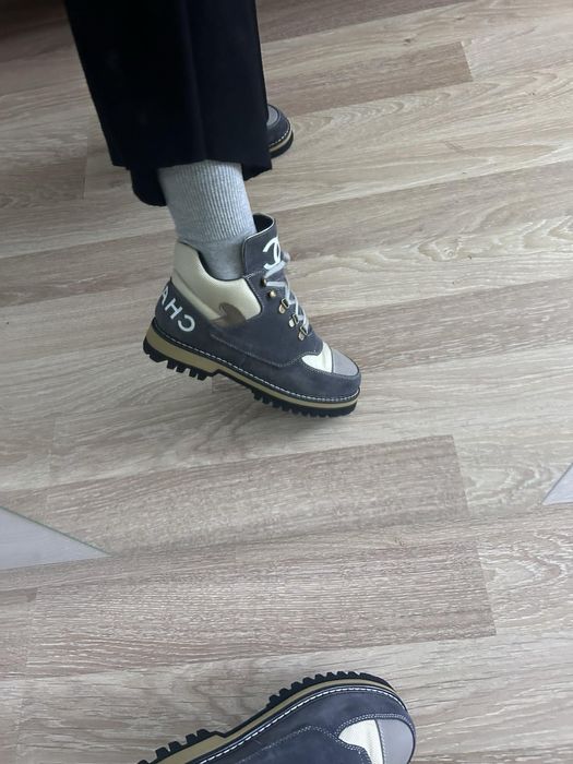 Червики, ботінки, кеди, чоботи