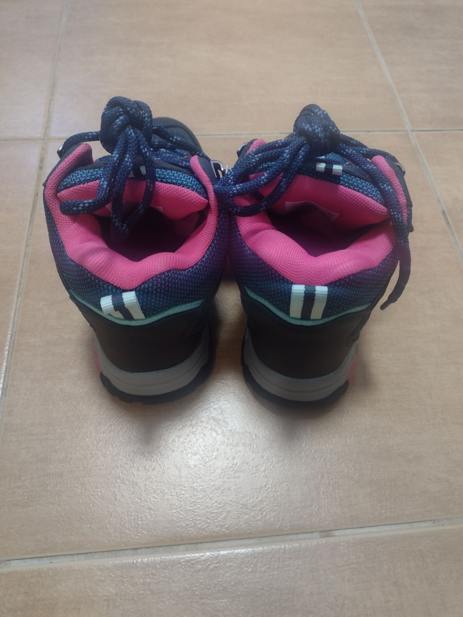 Nowe buty dziewczęce trekkingowe rozm.32 Mountain Warehouse