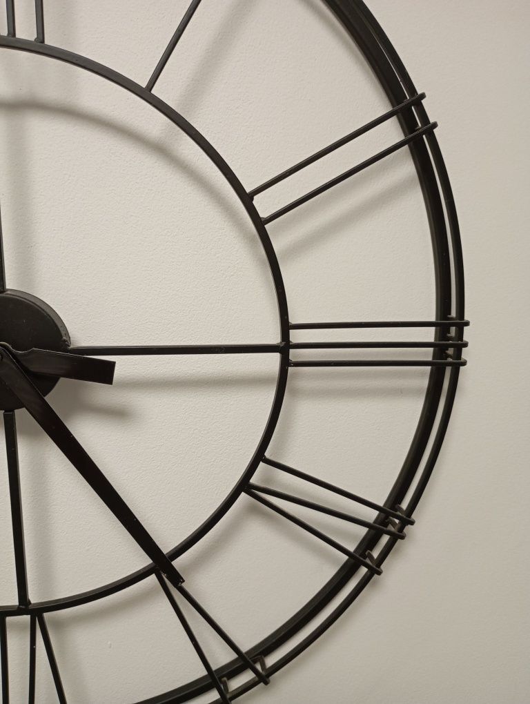 Relógio de Parede Metálico Preto