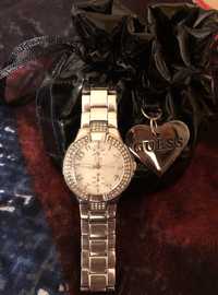 Годинник Guess