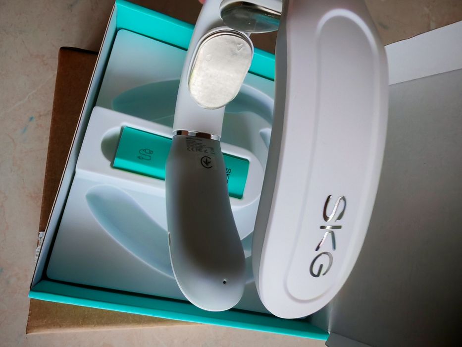 Масажер для шиї SKG 4356E white