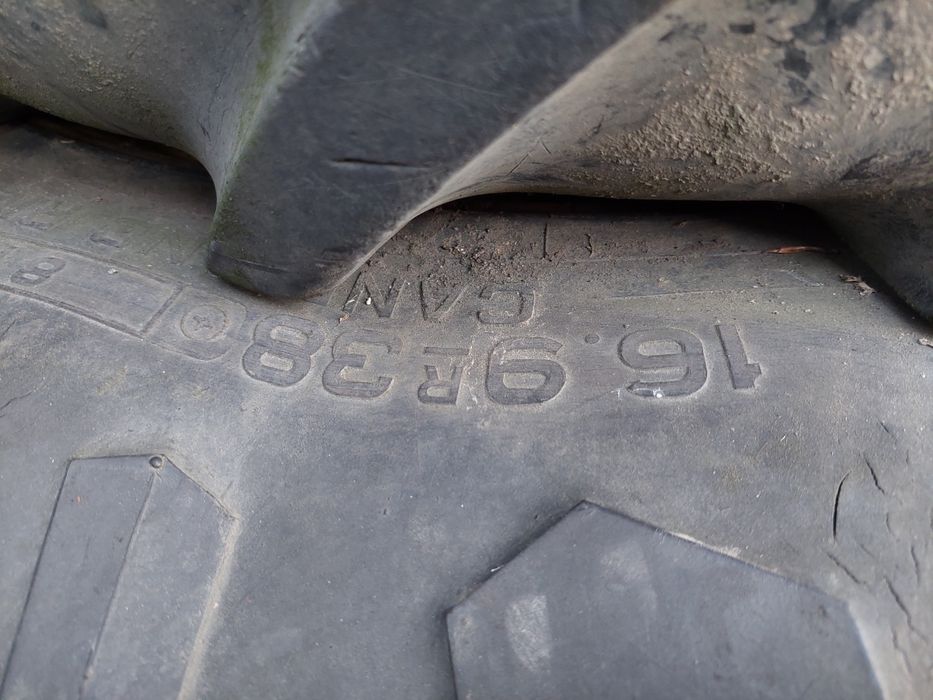 Koła 12.4 R28,  16.9 R38 John deere