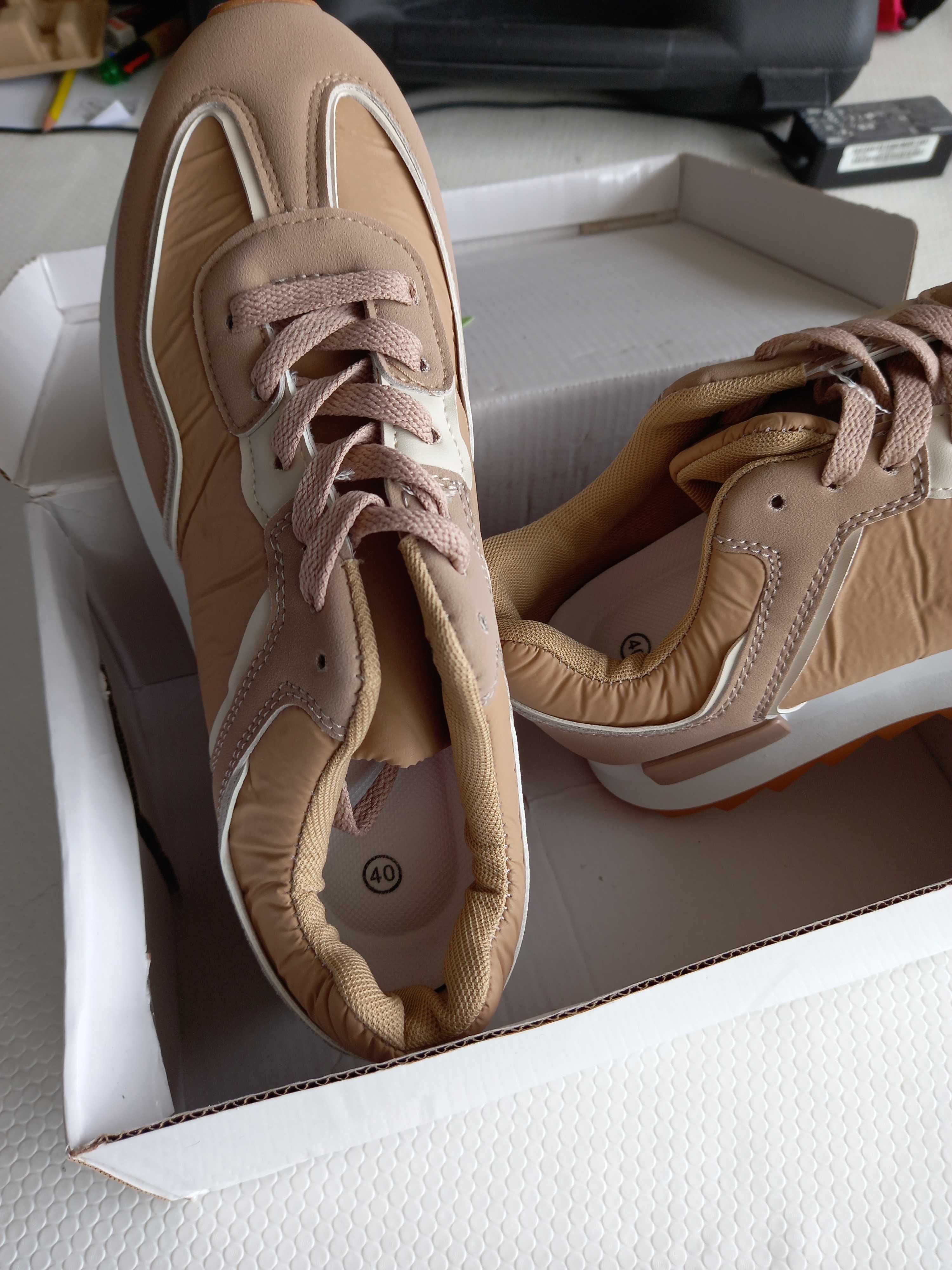 Botas e sapatilhas