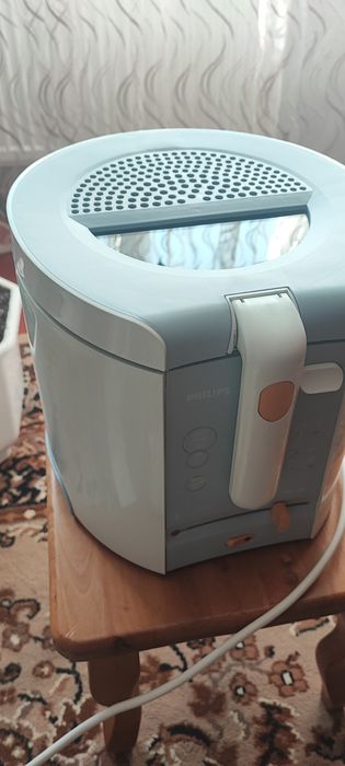 Фритюрниця Philips HD 6105