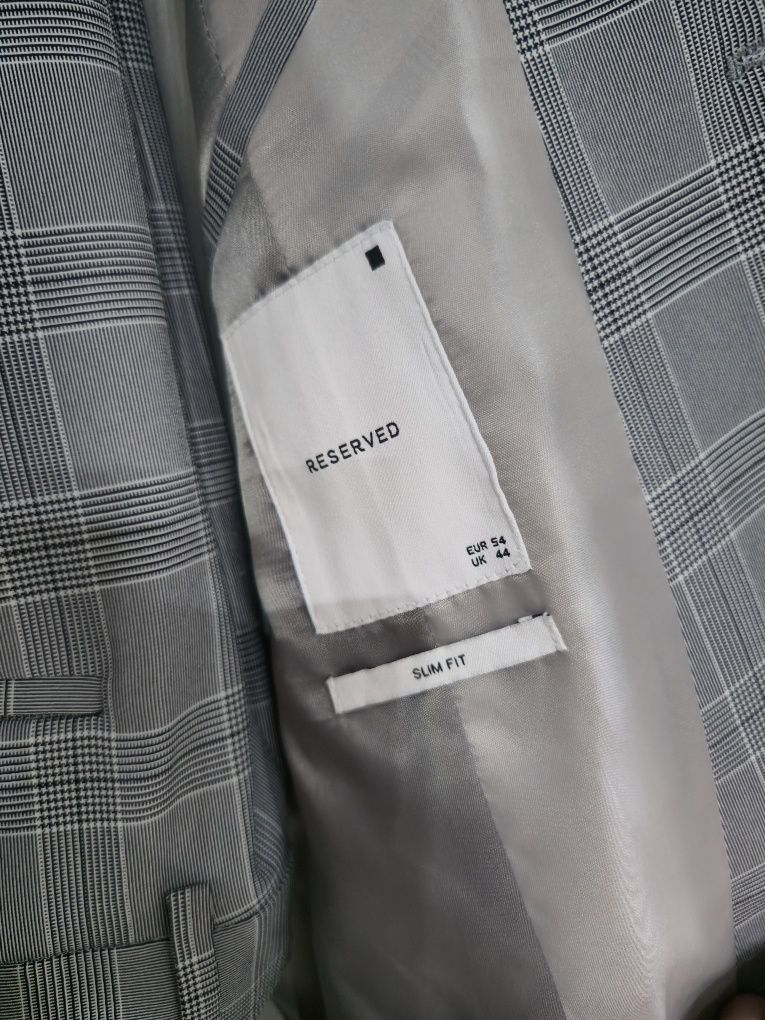 Sprzedam garnitur Reserved rozmiar 54 slim fit