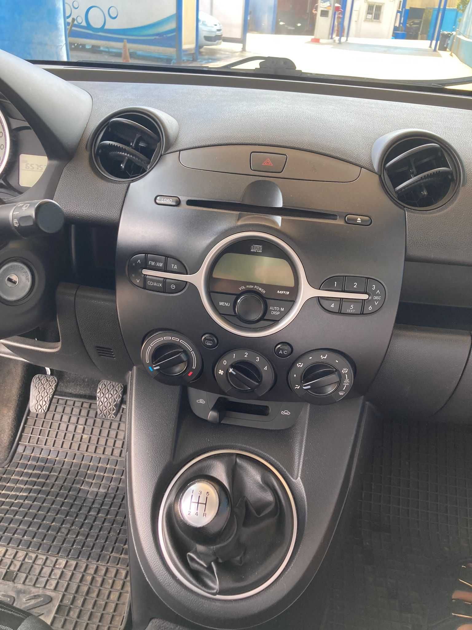 Mazda 2 1.3 gasolina 68 mil km 2009 excelente estado