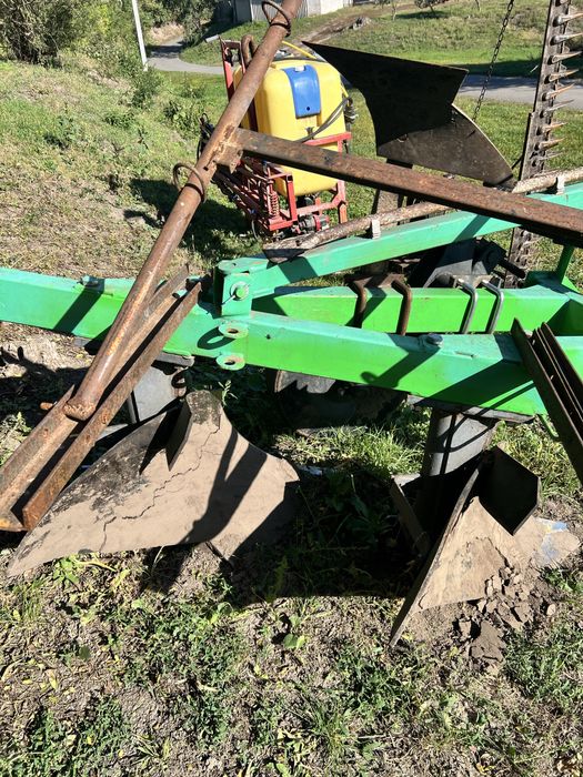 Продам плуг Bomet 2-30