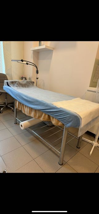 Leżanka kosmetyczna do stylizacji rzęs / zabiegów beauty